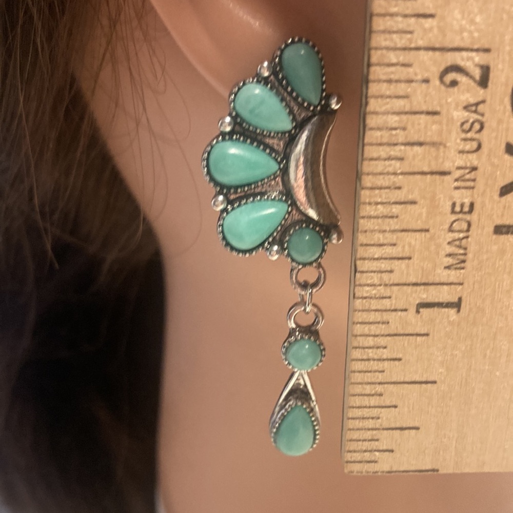 Southwest Zuni Earrings - Picture 5 of 6